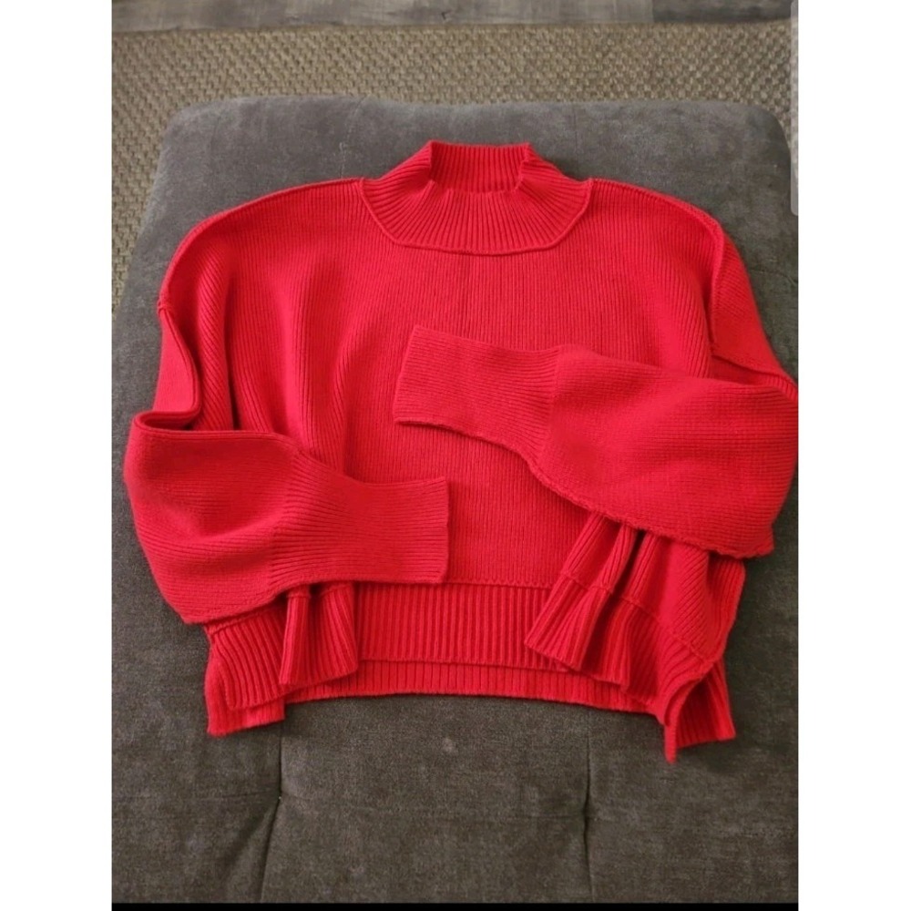 Gorgeous Red Zenana Cropped Turtle Neck Sweater Womens Large